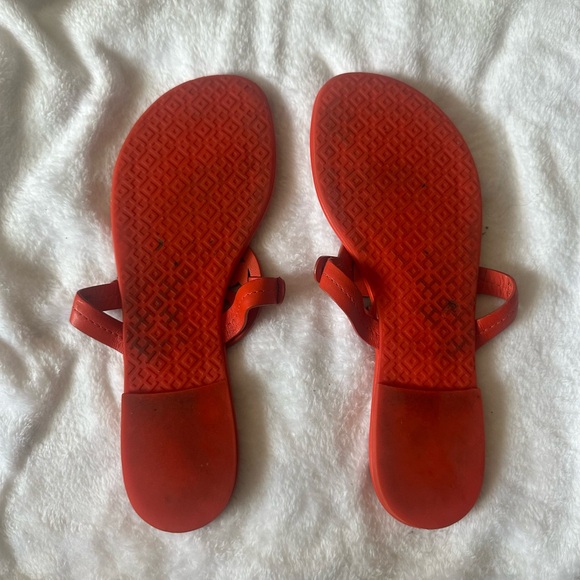 Tory Burch Vibrant Orange Flip Flops Miller - Picture 3 of 3